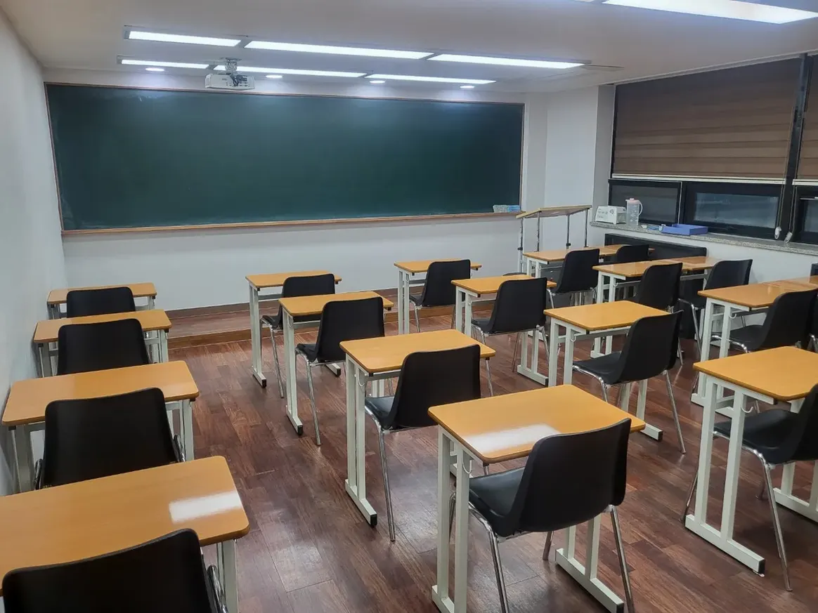 하남시 덕풍동 스터디룸 미팅룸 장비 주변 정밀 위생청소 사례 - 행진크린